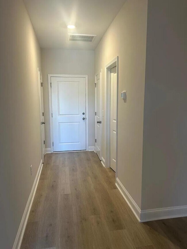 Foto del edificio - 1024 Gateway Commons Cir