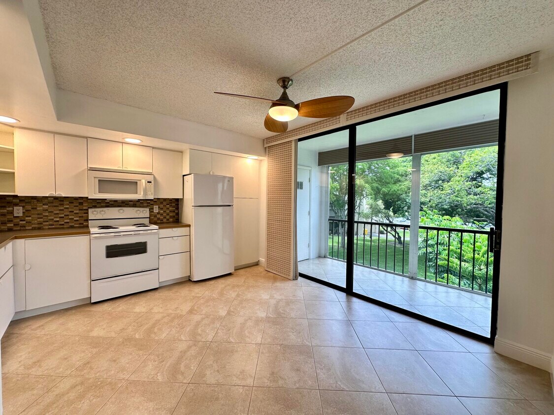 Primary Photo - 5190 Las Verdes Cir