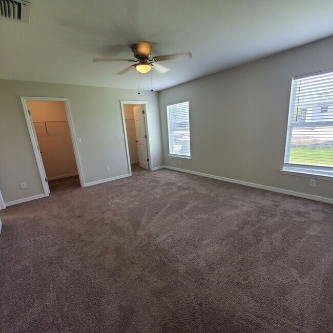 Foto del edificio - Coming Soon! 4 Bedroom 2 Bath Annual Rental in NW Cape!