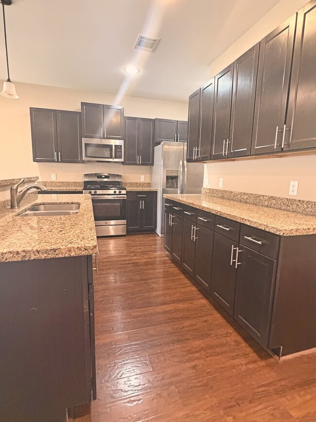 Building Photo - 17145 Wilthorne Gardens Ct