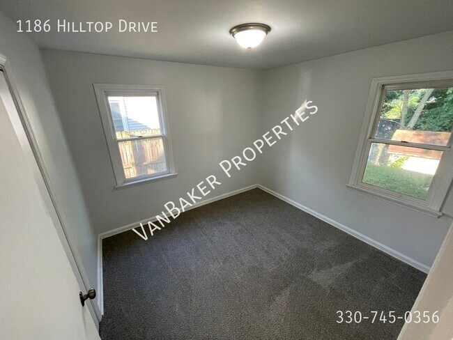 Foto del edificio - 1186 Hilltop Dr