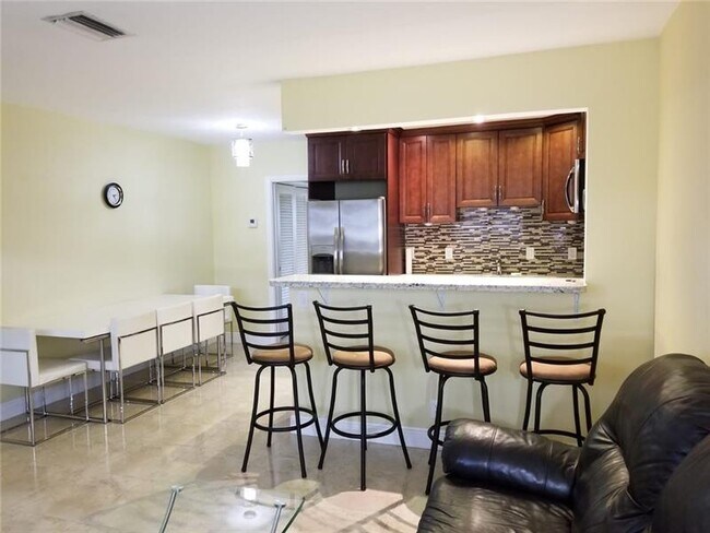 Foto del edificio - 1825 N 17th Ct