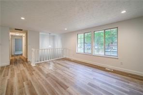 Foto del edificio - 305 Hembree Forest Cir