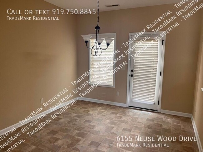 Foto del edificio - 6155 Neuse Wood Dr