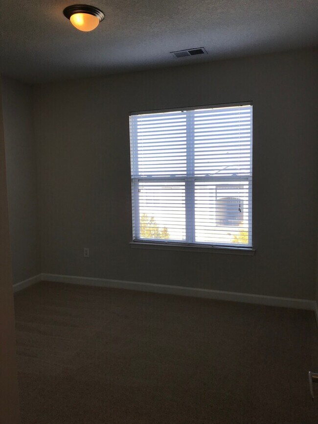 Building Photo - Legacy- 2 Bedroom, 2 Bathroom- 1075 sqft