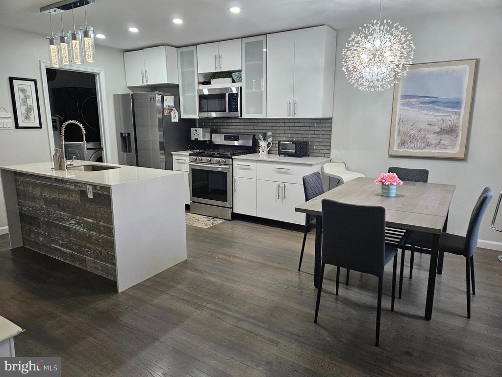 Foto principal - 5606 Burk Ave