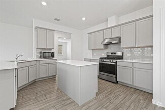 Building Photo - 3708 Milkweed Rd