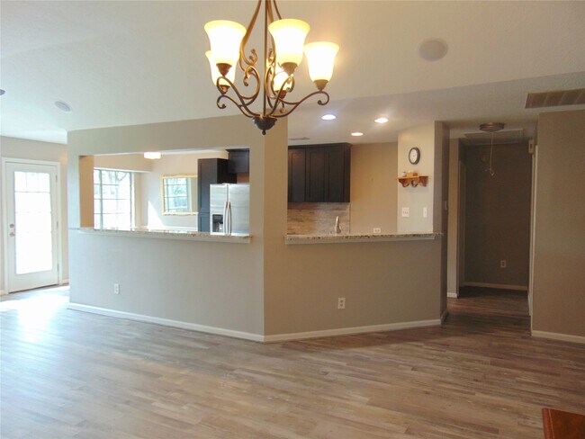 Foto del edificio - 1809 Edinburg Ave