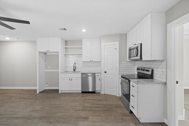 Foto del edificio - 6121 Ridgemont St