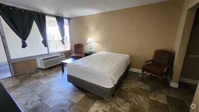 Building Photo - 7900 S Orange Blossom Trail