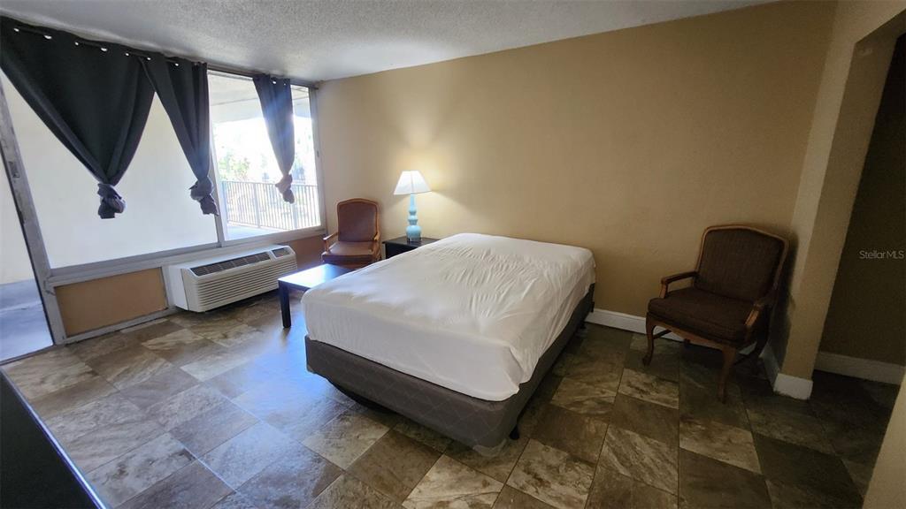 Foto principal - 7900 S Orange Blossom Trail