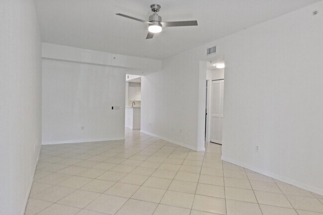 Building Photo - 2801 Sarento Pl