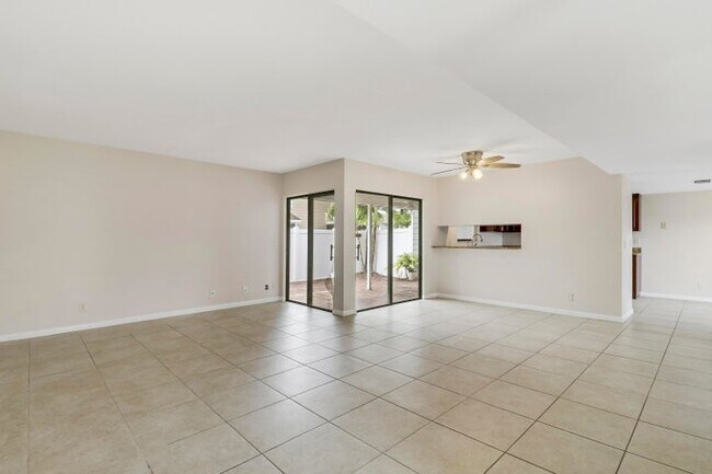 Foto del edificio - 202 Lakewood Dr