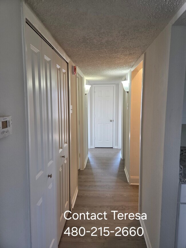 Foto del edificio - 4325 Chestnut Dr