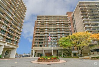 Building Photo - 150-38 Union Tpke