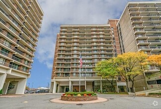 Building Photo - 150-38 Union Tpke
