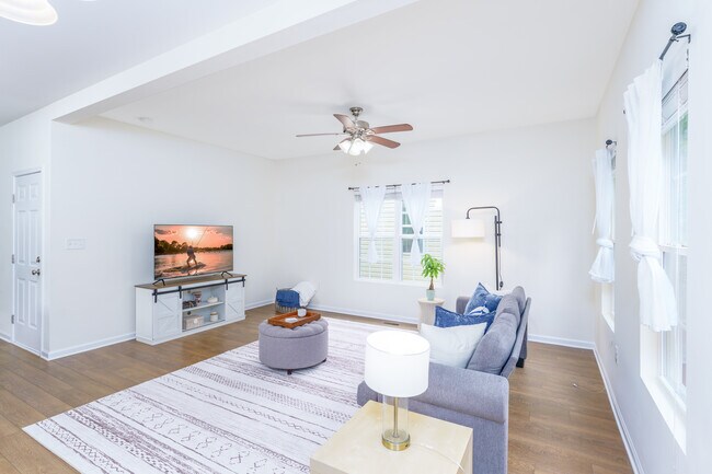 Foto del edificio - 131 High Bluff Cir
