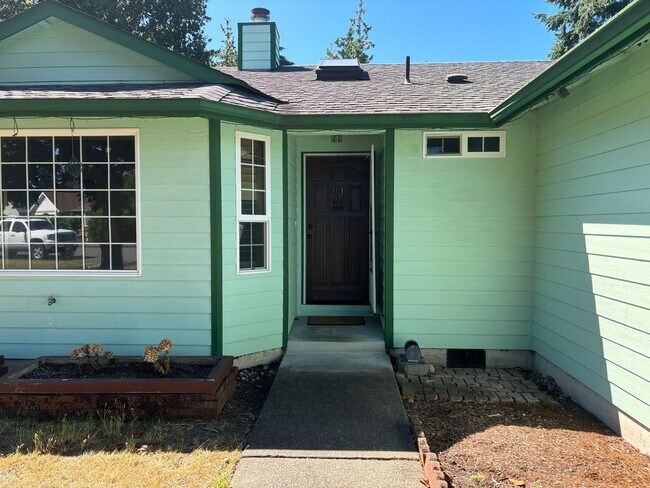 Building Photo - Charming 2-Bed Rambler in Lacey's Continen...