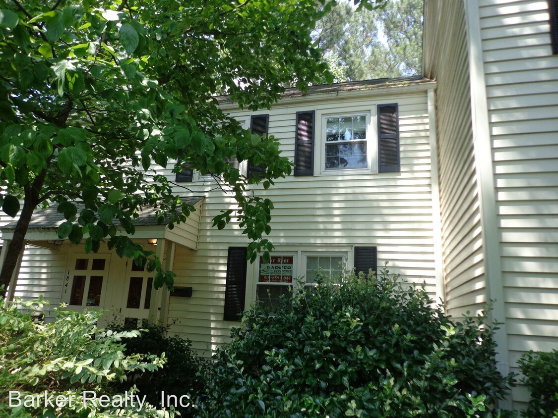 2 br, 1.5 bath House 1843 Bellwood Drive House Rental in Raleigh