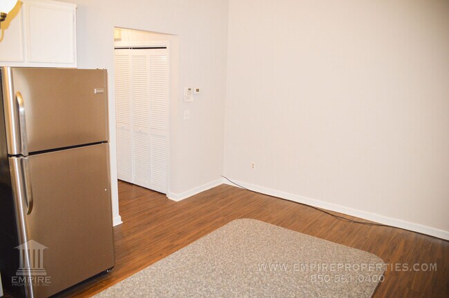 Foto del edificio - Spacious One Bedroom in NW Tallahassee