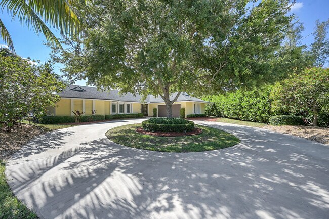 Foto del edificio - 6767 Tradewind Way