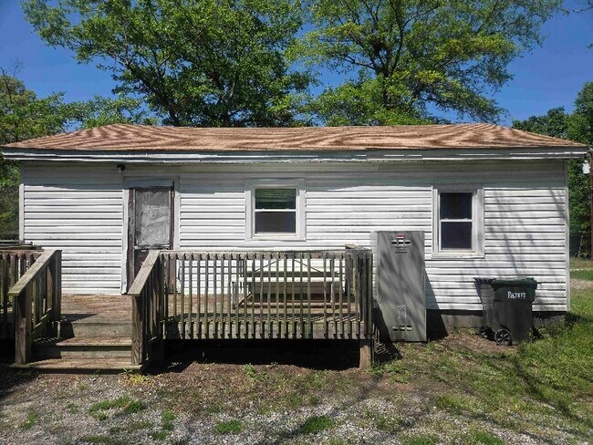 Foto del edificio - 831 Dogwood Cir