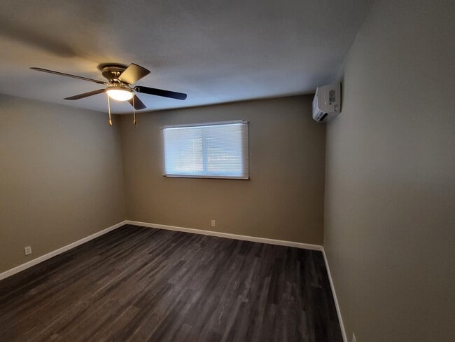 Foto del edificio - 734 N Country Acres Ave