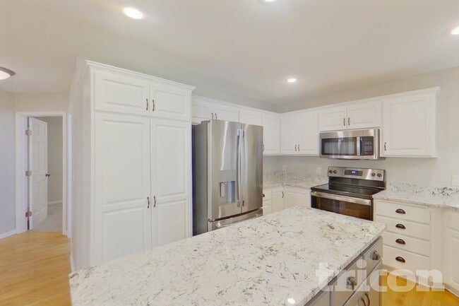 Building Photo - 1259 Irvine Dr