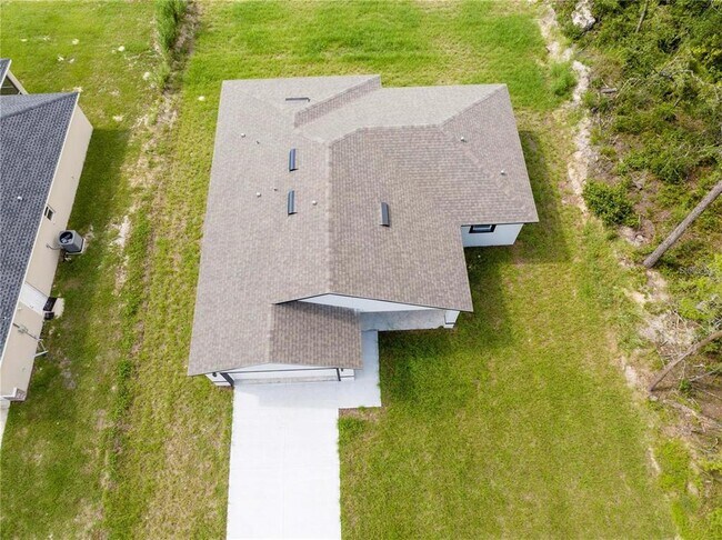 Building Photo - 6671 SW 151 Loop