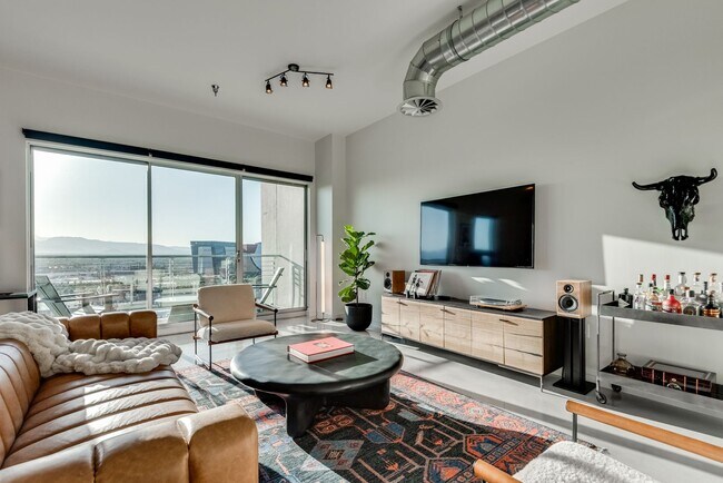 Foto del edificio - Newport Lofts 1502