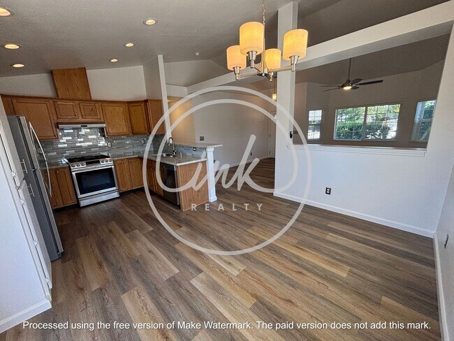 Foto del edificio - Newly updated Chichester Estates home