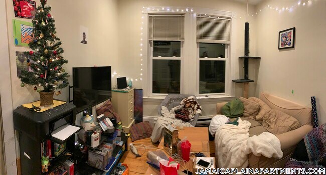 Building Photo - 108 Hyde Park Ave