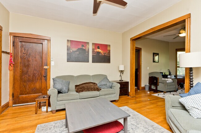 Foto del edificio - 3746 N Hermitage Ave