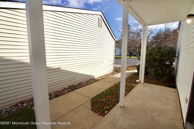 Building Photo - 26 Woodmere Ct