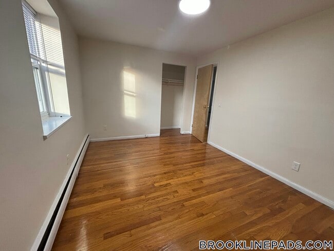 Foto del edificio - 110 Babcock St