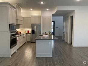 Building Photo - 930 Marian Dr