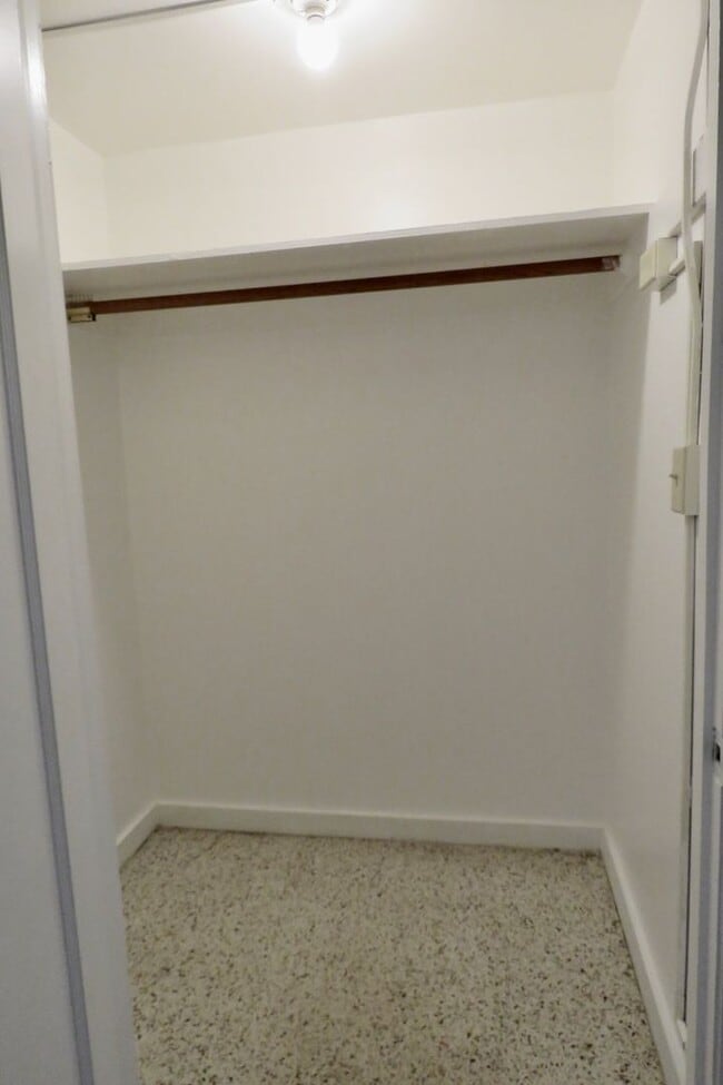 Building Photo - 124