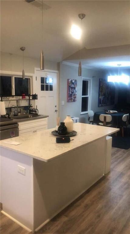Foto del edificio - Room in House on North Avenue NW