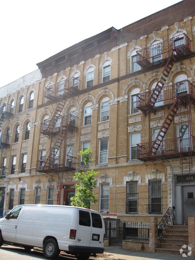 Building Photo - 226 Pulaski Street