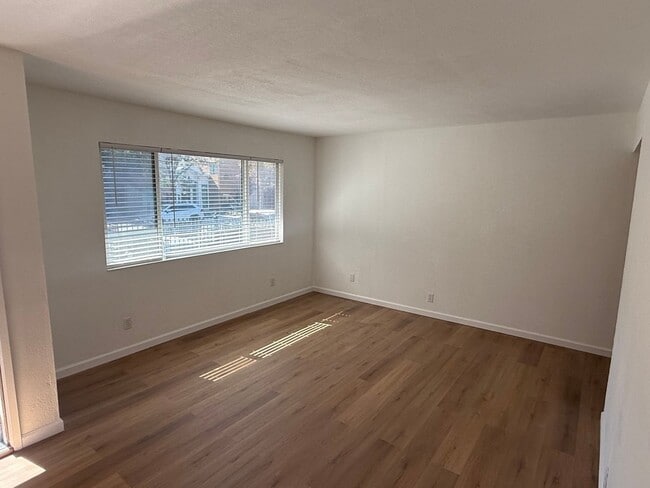 Building Photo - 301 Willard Ave