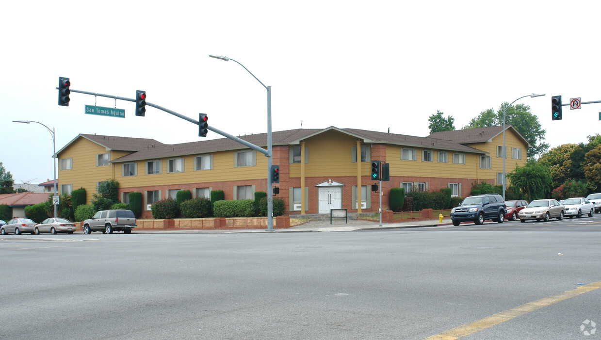 Building Photo - Jefferson Manor