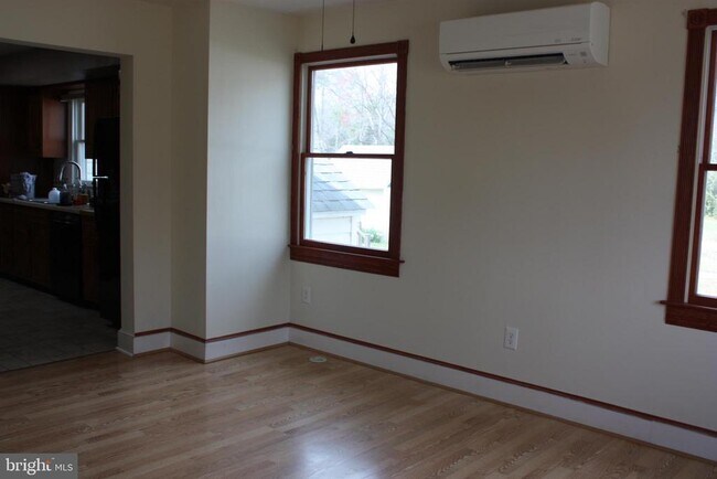 Foto del edificio - 48828 Trapp Rd