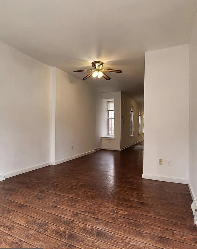 Building Photo - 1205 Elm St