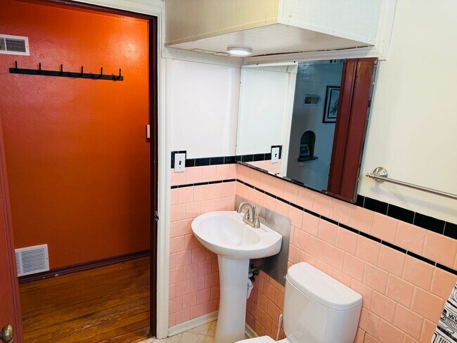 Foto del edificio - Furnished One Bedroom Near Hospitals