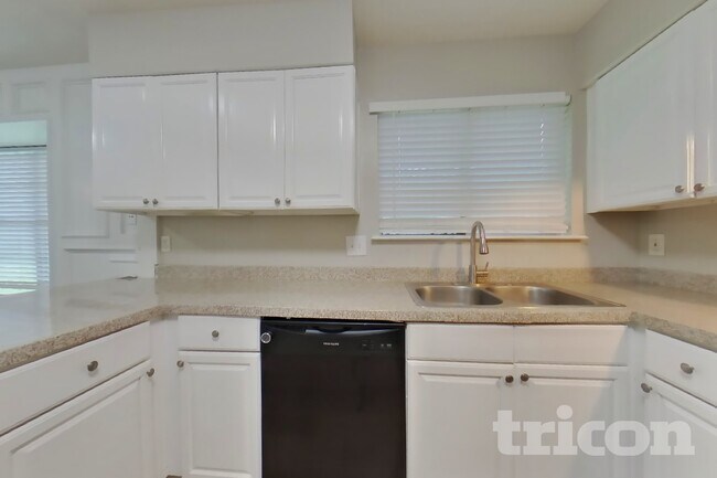 Foto del edificio - 7331 Millbrae Ln