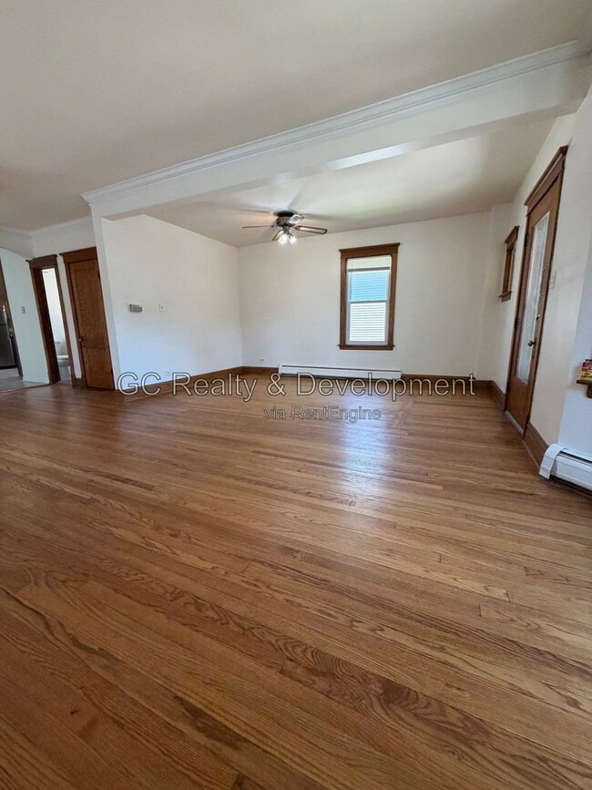 Building Photo - 837 Thomas Ave
