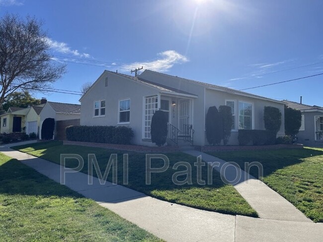 Building Photo - 2830 Harvey Way