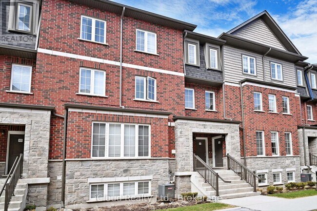 Building Photo - 445 Ontario St S