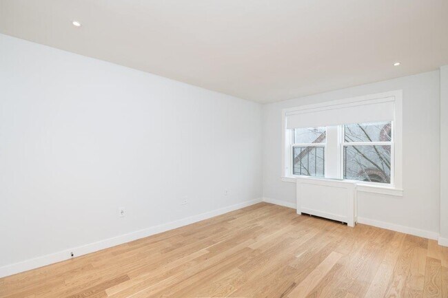 Building Photo - 119 Highland Ave