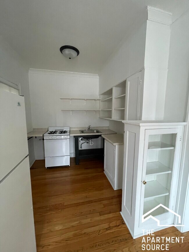 Building Photo - 3256 Maple